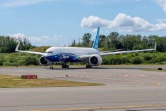 Новый Boeing 777X успешно совершил первый испытательный полёт