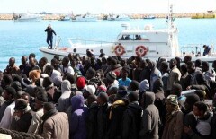 Около 400 нелегалов погибли при крушении лодок в Средиземном море