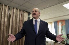 Лукашенко на выборах набрал 83% голосов - данные exit poll