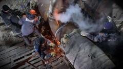 Крупная авария на тепловых сетях произошла в Павлодаре. Устранить её обещают в субботу утром 