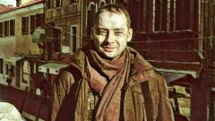 Туристов из России восхитила красота казахских девушек и дешёвый бензин