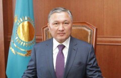 Аким Карагандинской области спел для ветеранов "Землянку"