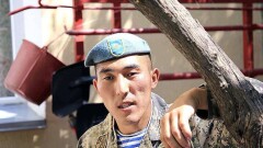 Десантника, спасшего детей из пожара, наградили в Алматы