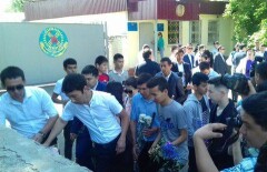 Казахстанцы почтили память погибших в Актобе 