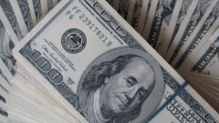Доллар подорожал на первых торгах недели