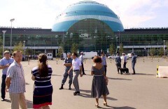 Из аэропорта Астаны эвакуировали более 1000 человек