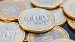 В День национальной валюты курс доллара составил 388 тенге