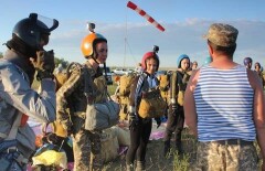 Полсотни павлодарцев впервые прыгнули с парашютом