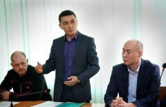 Баннеры "Папа, заплати алименты" не будут убирать с улиц Алматы