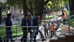 Байбек поручил переместить остановки на проспекте Абая подальше от дороги