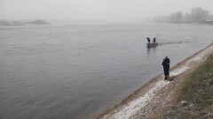 Поиски полуторагодовалой девочки в Иртыше ведутся вслепую