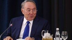 Назарбаеву присвоили статус почётного сенатора