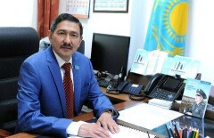 Вице-спикер Мажилиса Тасбулатов добирается до работы на автобусе