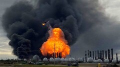 60 тысяч жителей Техаса эвакуировали из-за взрыва и пожара на нефтехимическом заводе
