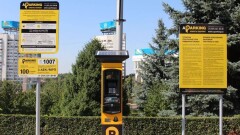 Алматинцы саботируют новую парковочную систему и грозят сжечь аппараты