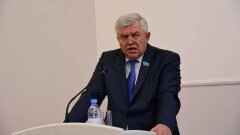 Не идти учиться на юристов, экономистов, таможенников и дипломатов призвал Божко