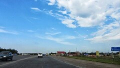 Омскую область РФ через суд обязали отремонтировать дорогу в Казахстан