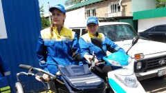 Курьерам Казпочты в Боралдае раздали электроскутеры для быстрой доставки посылок