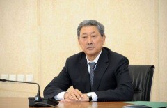 Аким Атырауской области уходит с должности главы региона