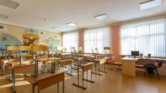 Выговор объявлен директору актюбинской школы, где родителей заставляли купить парты