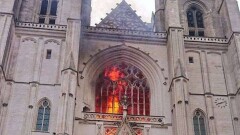 Во Франции подозреваемый в поджоге собора Святых Петра и Павла признал вину