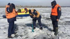 Подготовка к паводку: в ВКО взрывают лёд, в Караганде с улиц вывозят снег