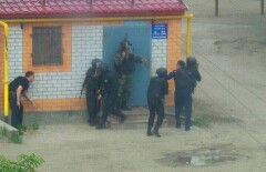 Полицейские, пострадавшие от нападения террористов в Актобе, доставлены в больницу