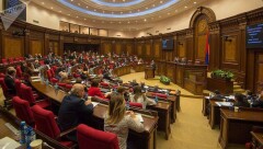 Президент Армении распустил парламент и подписал указ о новых выборах