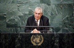 Президент Чехии готов провести референдум о выходе страны из ЕС и НАТО