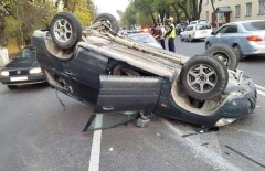  Водитель перевернувшегося автомобиля госпитализирован с травмами в Алматы