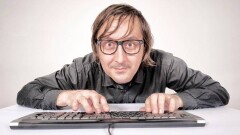 Комментаторов в интернете будут искать по мобильным номерам в Казахстане