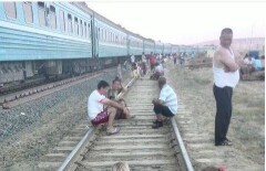 Поезд Актобе-Актау шесть часов простоял в степи по вине ремонтиков