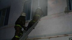 В Астане горел дом, в квартирах которого установлены газовые баллоны