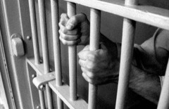 Мужчину посадили на 15 лет за сексуальные домогательства к десятилетней девочке