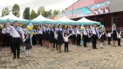 Последний звонок прозвенел для казахстанских выпускников