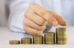 Зарплаты госслужащих, пособия и стипендии повысят с 2016 года