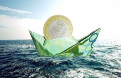 Тенге назвали самой слабой валютой в СНГ и Европе
