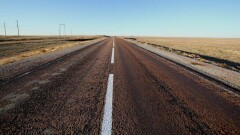 Бердонгар поднял проблему качества дорог во время путешествия из Астаны в Алматы