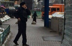 Женщина с отрезанной головой ребёнка кричала "Аллах Акбар" у станции московского метро 