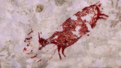 В Индонезии в пещере обнаружили самый древний рисунок охоты