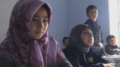 В селе ЮКО школьникам приходится учиться стоя