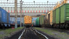 В ВКО сотрудники железной дороги и военизированной охраны грабили товарные поезда