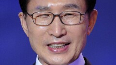 Экс-президента Южной Кореи Ли Мён Бака приговорили к 15 годам лишения свободы