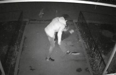 Обнародовано видео, как известный в Алматы дизайнер избивает отвёрткой мужчину