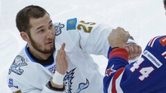 КХЛ не снимет дисквалификацию с Дамира Рыспаева за драку на льду