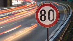 На улице Саина в Алматы разрешили скорость 80 км/ч. Камеры уже перенастроили