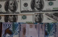 За день курс доллара снизился на два тенге