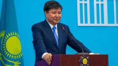 Асанов рассказал алматинским студентам, как устроиться в прокуратуру без связей