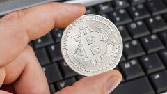 Крупнейшая криптобиржа заморозила миллионные активы клиентов после смерти основателя