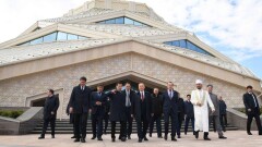 Нурсултан Назарбаев посетил футуристическую мечеть в Сарыаркинском районе Астаны